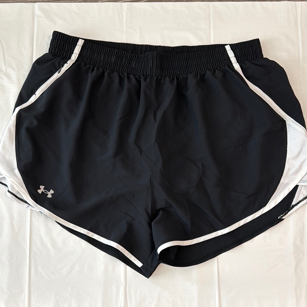 Under Armour Women's Black Running Shorts plus size. New with tags